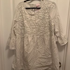 White maternity shirt